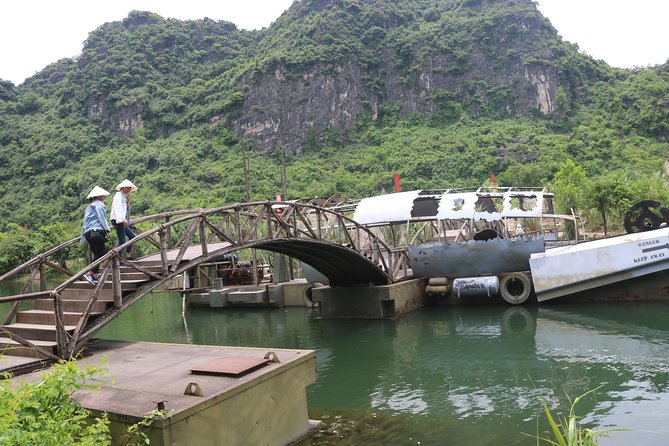 Luxury Limousine Trang An-Mua Cave - Bich Dong max 6-8 pax/ group - Tam Coc–Bich Dông Cycling and a Local Family Visit