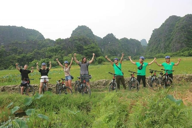 Luxury Small Group Tour in Tam Coc, Mua Cave, Bich Dong Pagoda - How the day flows: from Hanoi pickup to Tam Coc boats