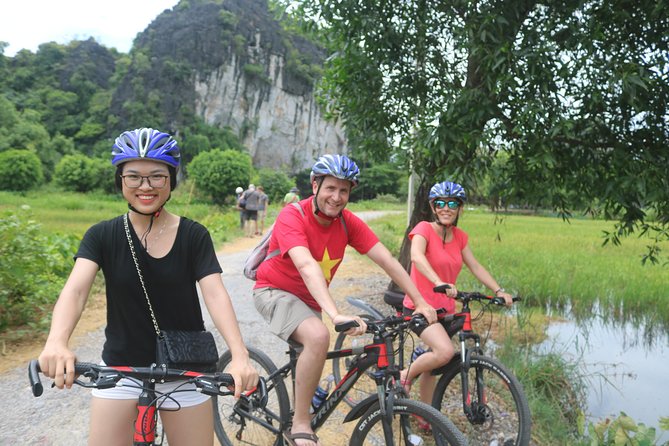 Luxury Tam Coc or Trang An-Mua Cave -Bich Dong Max 6 -8 pax/group - Lunch in Ninh Binh: included set-menu, timed for the next stop