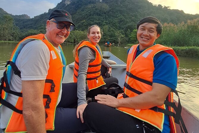 Majestic Ninh Binh Discovery: Mua Cave & Tam Coc private tour - Key things that make this Ninh Binh day work