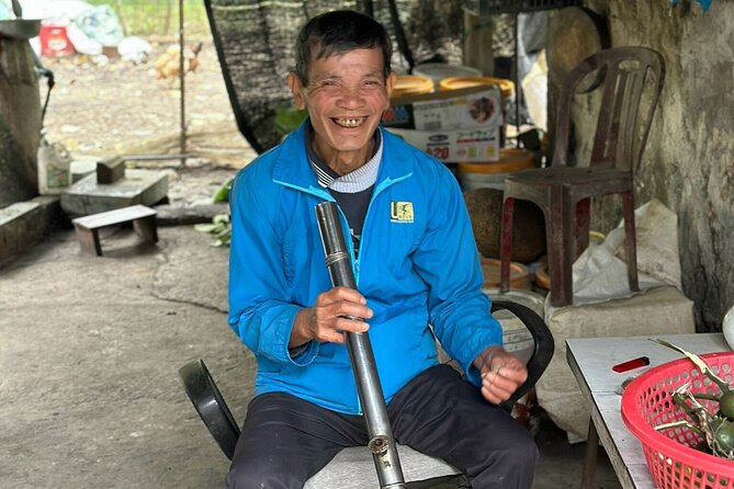 Majestic Ninh Binh Discovery: Mua Cave & Tam Coc private tour - Spice Garden Tamcoc lunch: a planned meal breaks up the day