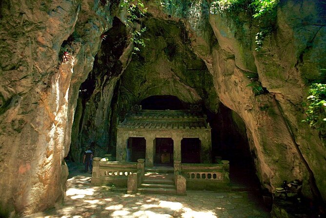 Marble Mountains and Hoi An Group Tour - Marble Mountains (Ngũ Hành Sơn): Water Mountain caves and sculpture time
