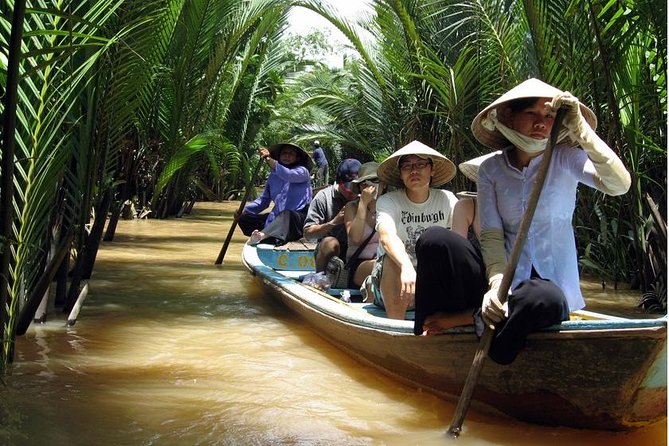 Mekong Delta Tour Full Day Cai Be-Vinh Long - Watching trade happen: goods exchanged from the water vessels