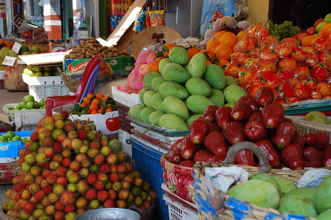 Mekong Delta Tours CanTho 2days - Boat cruise in natural waterways - Day 2: Cai Rang Floating Market and the early-morning advantage