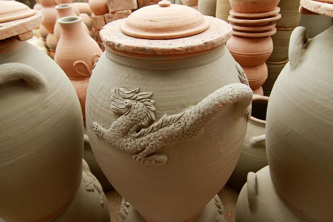 Mix Bat Trang Ceramic Village And Real Hanoi Scooter Tour - Food tastings and lunch: where the tour’s money actually shows up