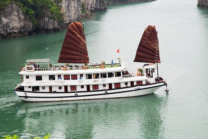 Mon Cheri Cruises 2 Days 1 Night - Cat Ba Morning on Day 2: Tai-Chi, Sunrise, and a Proper Breakfast