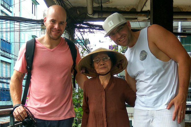 Morning Walking Food Tour in Non Tourist Area and Full of Local Life - District 7 Morning Pickup And Cooking Banh Cuon Trung