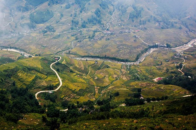 Mountain views & Rice Terraced Fields Hiking – 2D 1N - Day 1: Hang Da Village Viewpoint Up, Then Down to Hau Thao