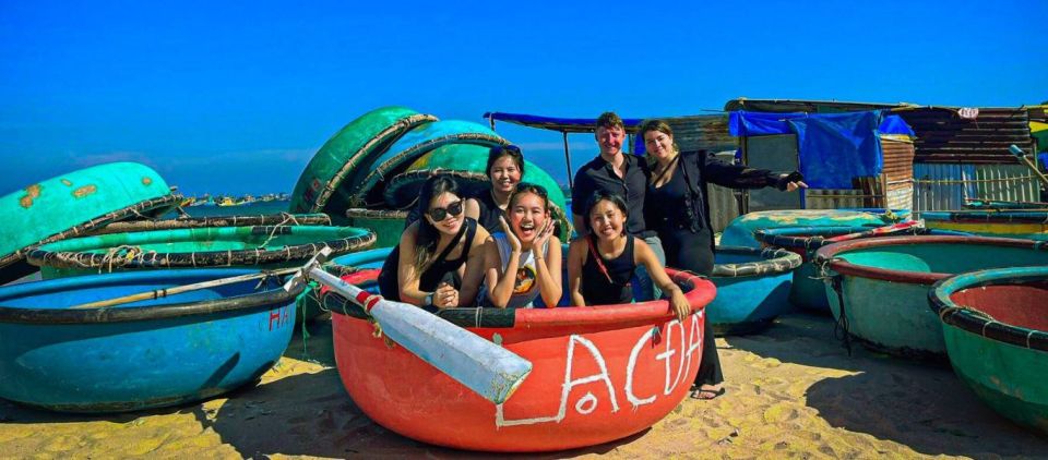 Mui Ne: Sand Dunes Jeep Tour with Friendly English Guide - Red Sand Dunes: the best color payoff, plus wind and theft caution