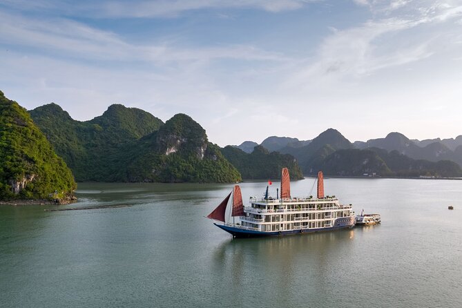 Multi-Day Guided Cruise in Halong & Lan Ha Bay from Hanoi - The return cruise and lunch timing back toward Tuan Chau