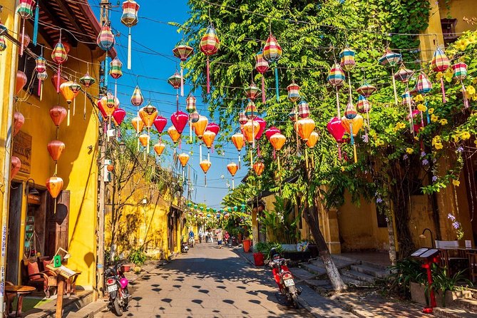 My Son Sanctuary and Hoi An Ancient Town - Spotting the Details: How the Guide Reads the Stones
