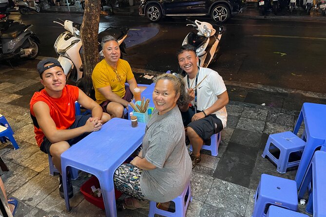 Ngon ngon & Authentic Hanoi Food Tour - What you’ll eat: bun cha, banh cuon, pho, bia hoi, kem xoi—and why the mix matters