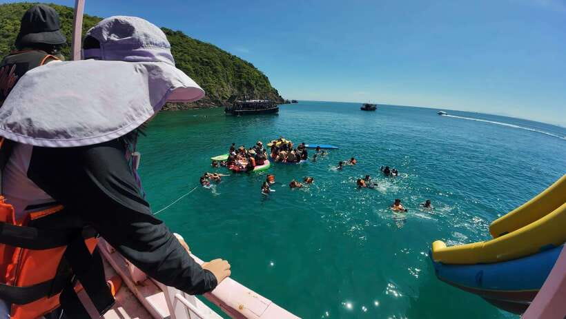 Nha Trang: Coral Reef Snorkeling, Mud Bath & Floating Bar - The Floating Bar and Show Factor: Why the Crew Matters