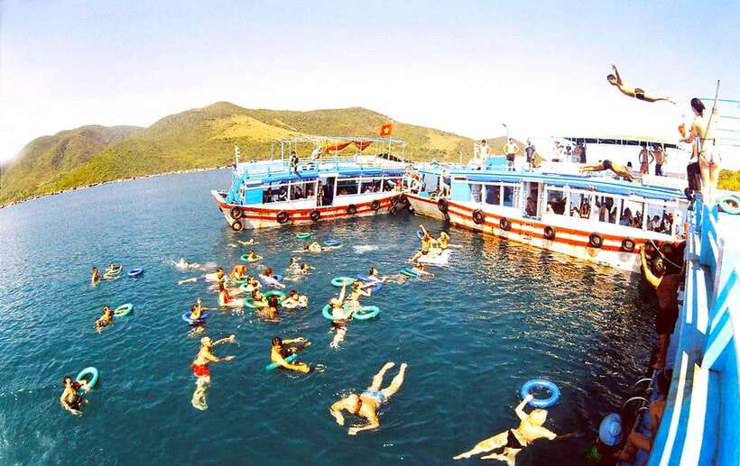 Nha Trang: Full of 3-Days Discovery Nha Trang Top Site - Day 1 on the Water: Vinh Trương Port to Coral-Reef Time at Caribe