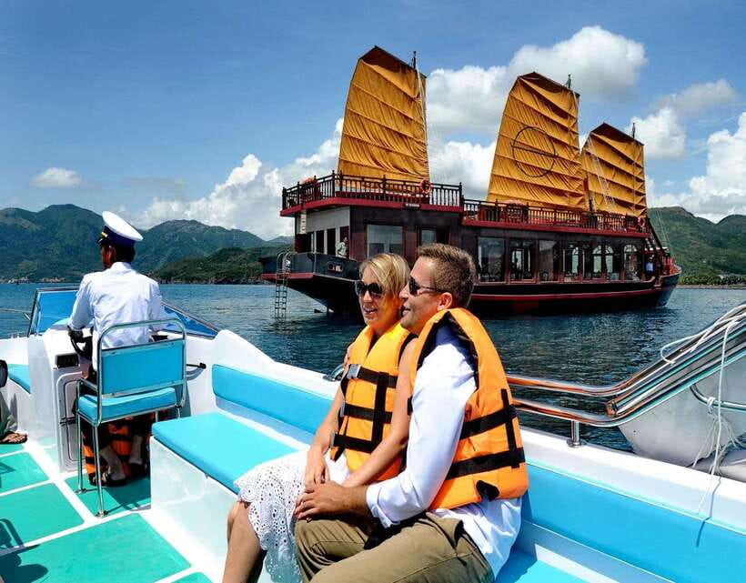 Nha Trang: Full of 3-Days Discovery Nha Trang Top Site - The Fun Between Snorkels: Deck BBQ, Floating-Bar Show, and Music on the Ocean