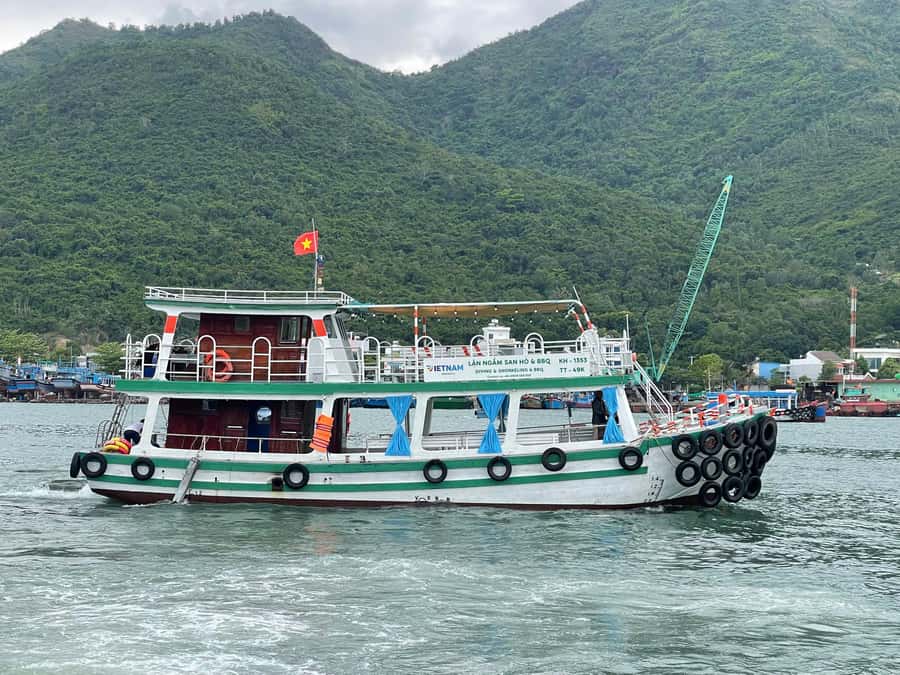 Nha Trang: Mun Island Snorkeling Adventure and BBQ Lunch - Two Snorkel Stops and a Floating BBQ Lunch