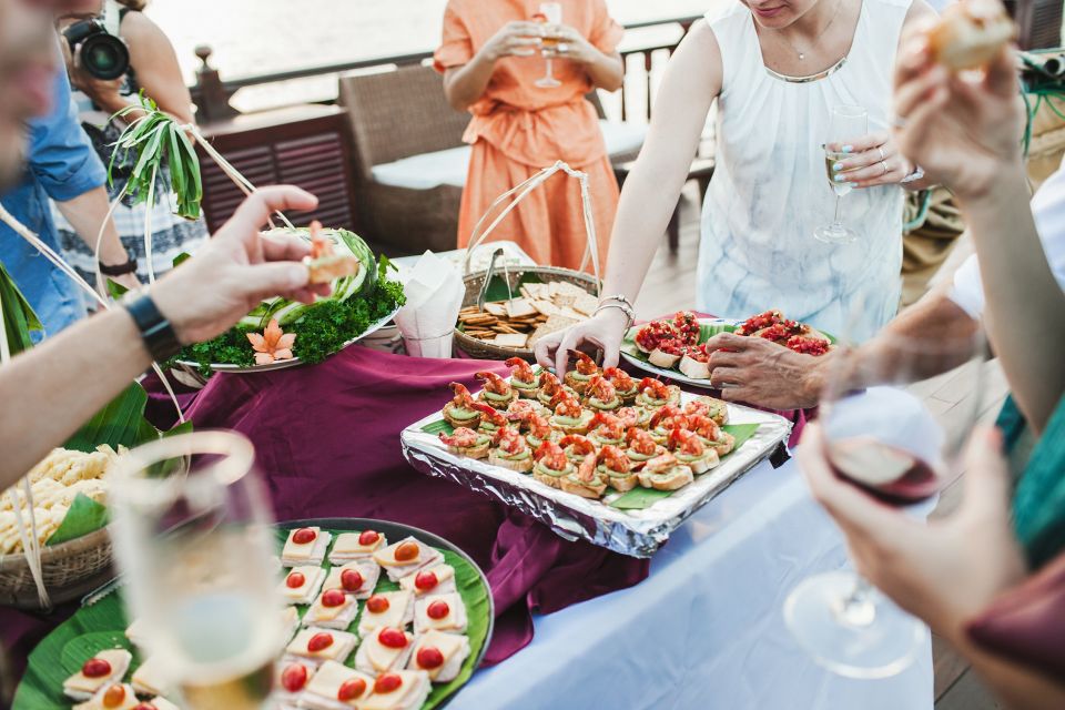 Nha Trang: Romantic Sunset Cocktails and Dinner Cruise - Should you book this Nha Trang dinner cruise?
