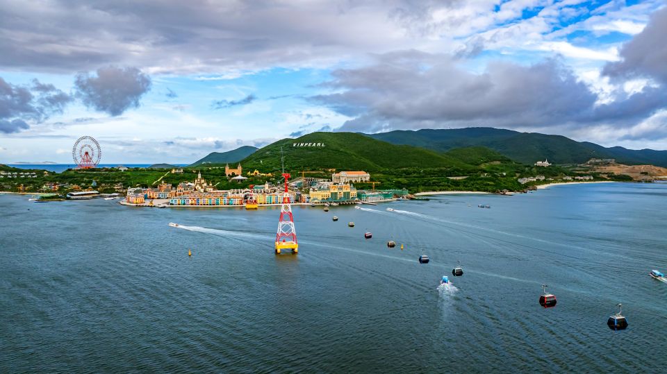 Nha Trang: VinWonders Entry Ticket with Optional Cable Car - Themed Zones: Wild West, Jurassic, and Wonderland