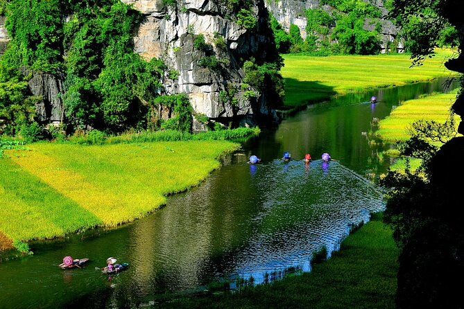 Ninh Binh 1 Day Tour(Tam Coc - Mua Cave - Bich Dong) - Stop 2: Tam Cốc-Bích Động and the sampan ride on the Ngo Dong river