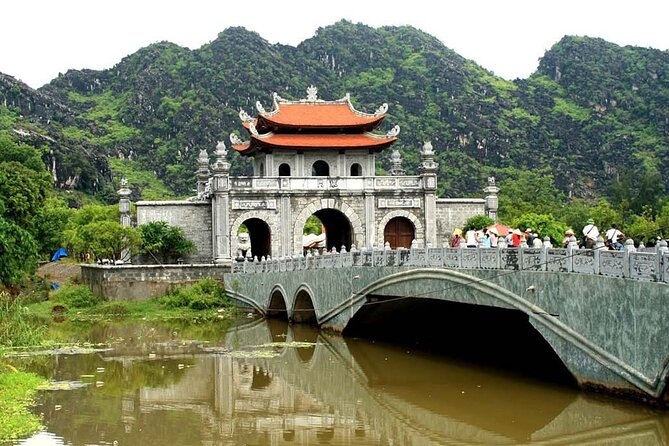 Ninh Binh 1 day trip with Hoa Lu- Tam Coc boat & Cycling village - Tam Coc boat ride: three grottos and real local rowing