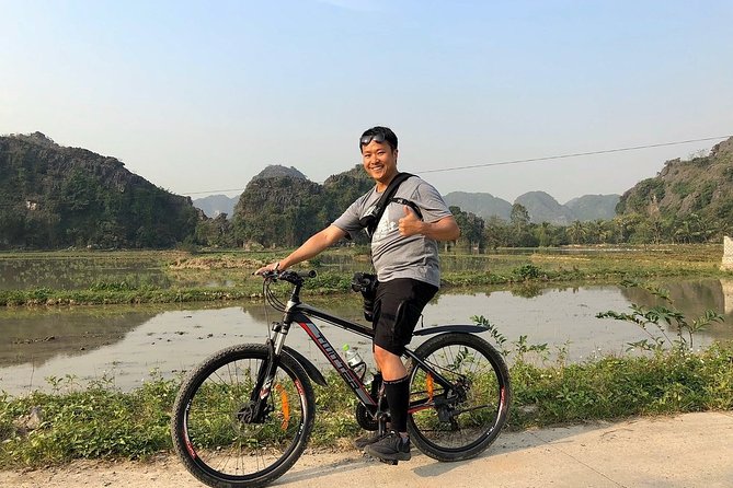 Ninh Binh 2 Days 1 Night - Small Group Tour From Hanoi - Day 2: Van Lam market bike, Bich Dong Pagoda, and Tam Coc rowboat time