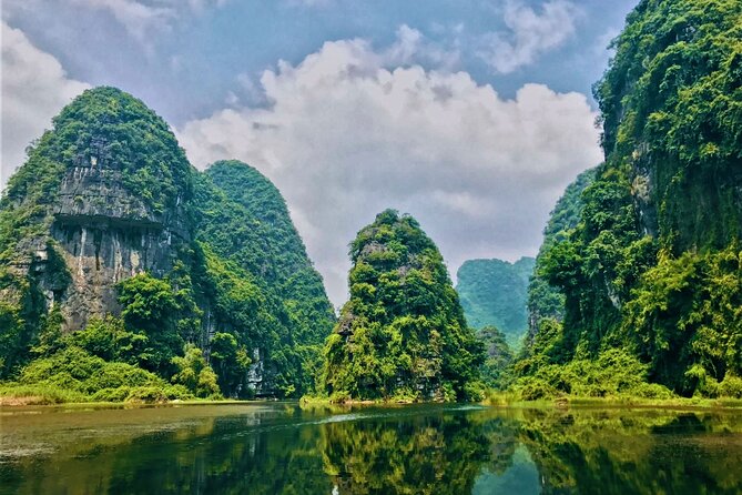 Ninh Binh 2 Days 1 Night Tour: Unique Itinerary - Bich Dong Pagoda: cave temples, trees, and lotus-pond calm