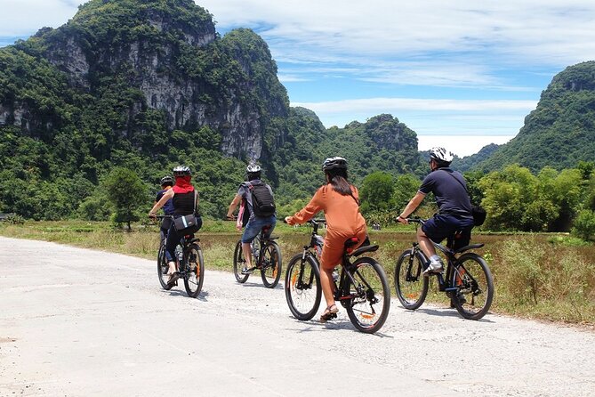 Ninh Binh 2 Days 1 Night Tour: Unique Itinerary - Hoa Lu Temple area: Dinh and Le, and two ancient temples