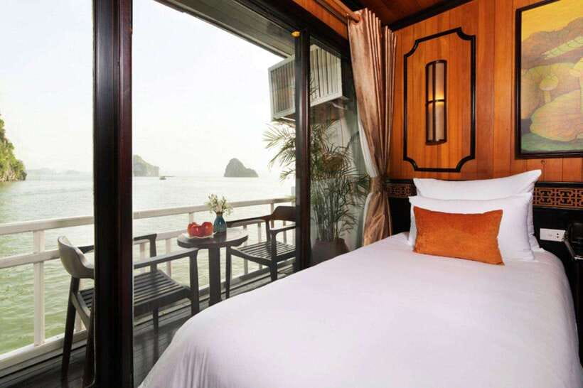 Ninh Binh: 3-Day Halong Bay 5-Star Arcady Cruise - Day 2 in Halong Bay: Luon Cave by kayak or bamboo boat