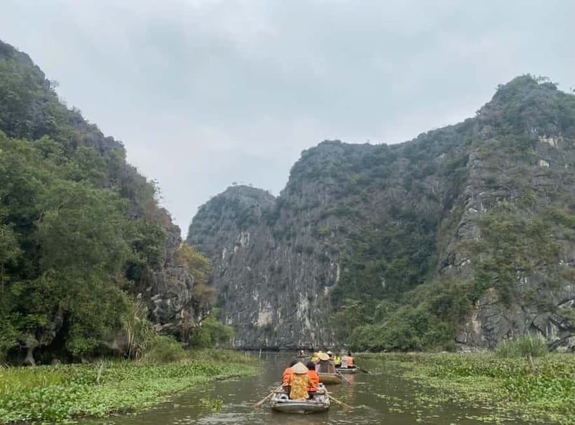 Ninh Binh Cycling Tour: Tam Coc Boat, Mua Cave & Rural Life - Thai Vi Temple: a calm culture stop with big mountain views