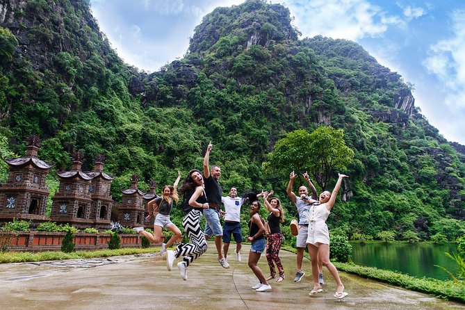 Ninh Binh Daily Tour: Hoa Lu- Am Tien Cave - Tam Coc- Bike - Bich Dong pagoda - Lunch, included extras, and what actually helps on a hot day