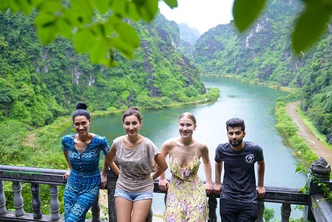 Ninh Binh Daily Tour: Hoa Lu - Am Tien Cave- Trang An boat ride - Tuyệt Tinh Cốc: The Lake Walk and the 200 Steps to the Pagoda View