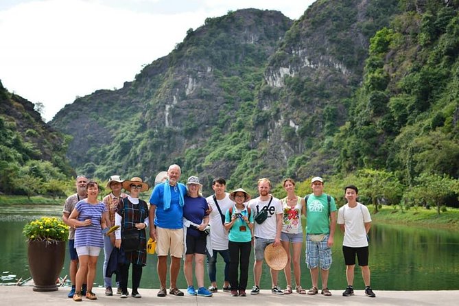 Ninh Binh Daily Tour: Hoa Lu - Am Tien Cave- Trang An boat ride - Trang An Grottoes by Sampan: UNESCO Caves with a Real Slow Boat Rhythm