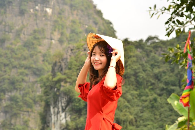 Ninh Binh Daily Tour: Hoa Lu - Am Tien Cave- Trang An boat ride - Guides, Timing, and the Personal Touch (Including Names You’ll See in Feedback)