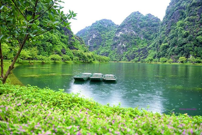 Ninh Binh Daily Tour: Hoa Lu - Am Tien Cave- Trang An boat ride - Hoa Lu District and the King Dinh Temple: Ancient Capital Without the Museum Fatigue