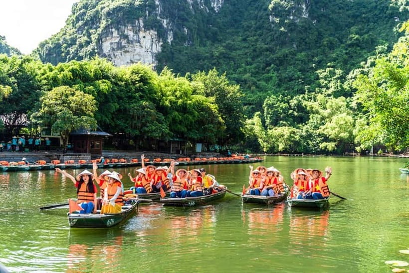 Ninh Binh Day Tour: Hoa Lu, Trang An Mua Cave, Boat Ride - A day that starts early and makes Ninh Binh feel doable