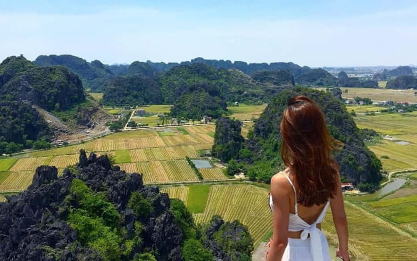 Ninh Binh Day Tour: Hoa Lu, Trang An Mua Cave, Boat Ride - Mua Cave peak climb: the stairs are tough, but the view is the point