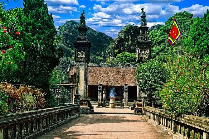Ninh Binh Day Tour To Visit Hoa Lu -Tam Coc/ Trang An - Mua Cave - Getting to Ninh Binh Without Losing a Whole Day on Transit