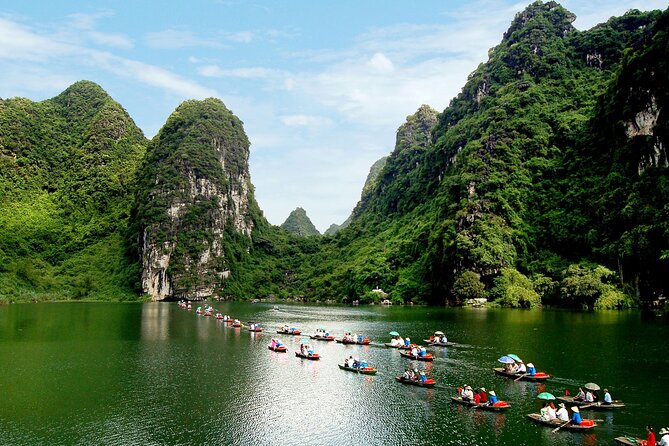 Ninh Binh full day-Hoa Lu temple & biking, Tam Coc boat trip, Dragon mountain - Hoa Lu temples: Dinh and Le’s old-capital area in a tight hour
