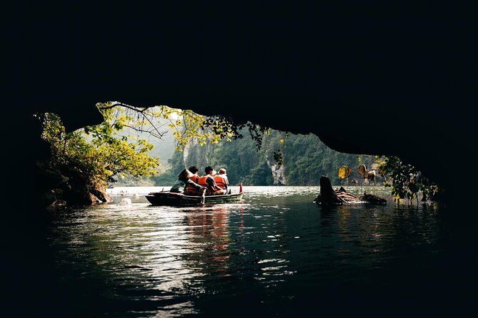 NINH BINH Full-day Tour From HA NOI By Limousine - Hoa Lu Ancient Capital: temples, kings, and why Hanoi won out