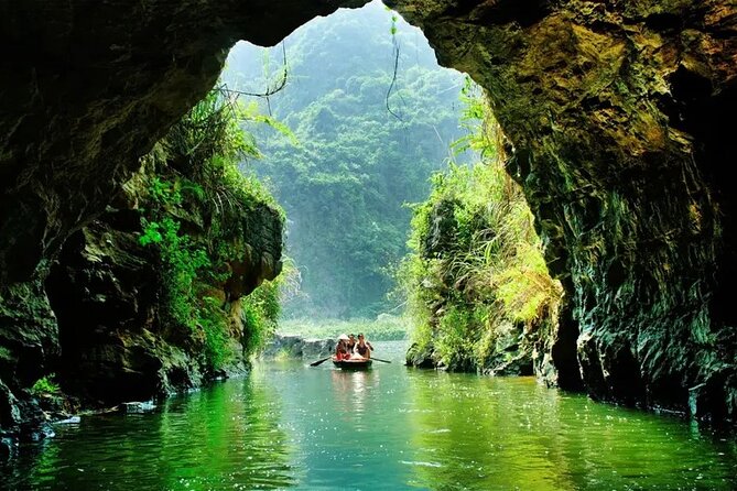 Ninh Binh Full Day Tour Group 8 (Trang An- Bich Dong- Mua cave) - Mua Cave and Ngoa Long Mountain: The Viewpoint That Closes the Loop