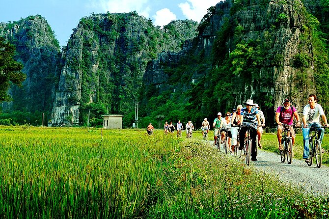 Ninh Binh Full Day Tour with Hoa Lu, Tam Coc and Mua Cave - Tam Coc by Sampan: Three Caves Views, Plus the Real-World Water Experience