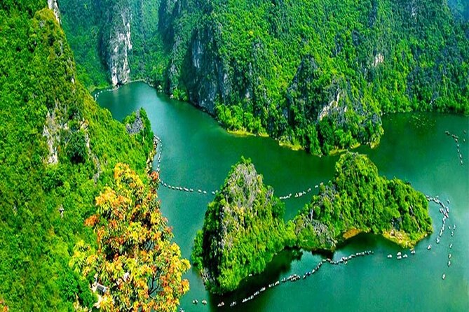 Ninh Binh Full-Day Trip to Trang An Mua Cave Hoa Lu Buffet Lunch - Hoa Lu temples (Dinh & Le): where the morning time pays off