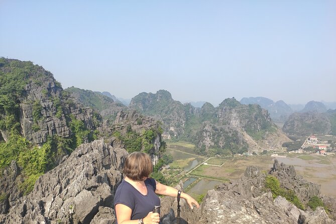 Ninh Binh Group Tour of 11 from Hanoi via Mua Cave Tam Coc Hoa Lu - A Small-Group Morning Out of Hanoi Old Quarter