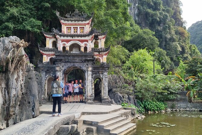 Ninh Binh HIGHTLIGHT & HIDDEN GEM Tour From Hanoi: Skip-The-Line - Lunch at a countryside home-style restaurant: where the day’s energy comes from