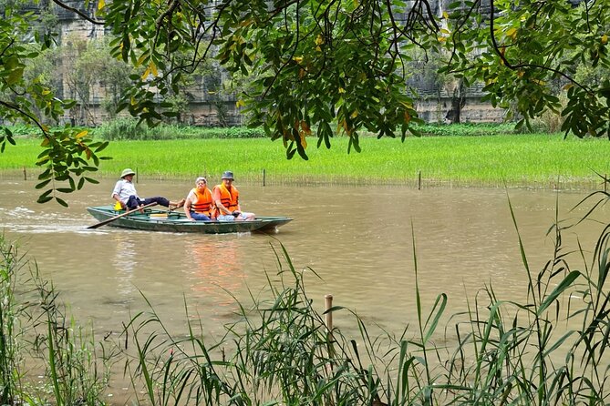 Ninh Binh HIGHTLIGHT & HIDDEN GEM Tour From Hanoi: Skip-The-Line - Tam Coc versus Trang An boat time: how the karst views land