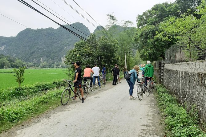 Ninh Binh Hoa Lu Tam Coc Mua Cave Boat & Bike Day trip from Hanoi: best selling - Pacing, Comfort, and the Real-World Heat Check