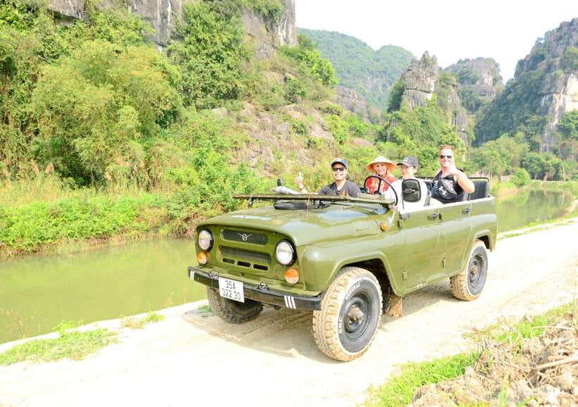 Ninh Binh Jeep tour:2 hours visit Bich Dong, Thai Vi temple - Thai Vi Temple: the older spiritual stop with real atmosphere