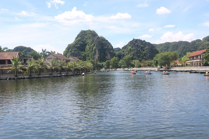 Ninh Binh Luxury Tour 2 Days 1 night by limousine See Hidden Gems - Bamboo Boat Time on Tam Coc River and Caves