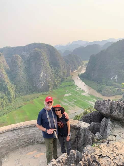 Ninh Binh: Mua Cave Hike, Trang An Boat & Village Bike Tour - Lunch with a local family: more than food, less staged