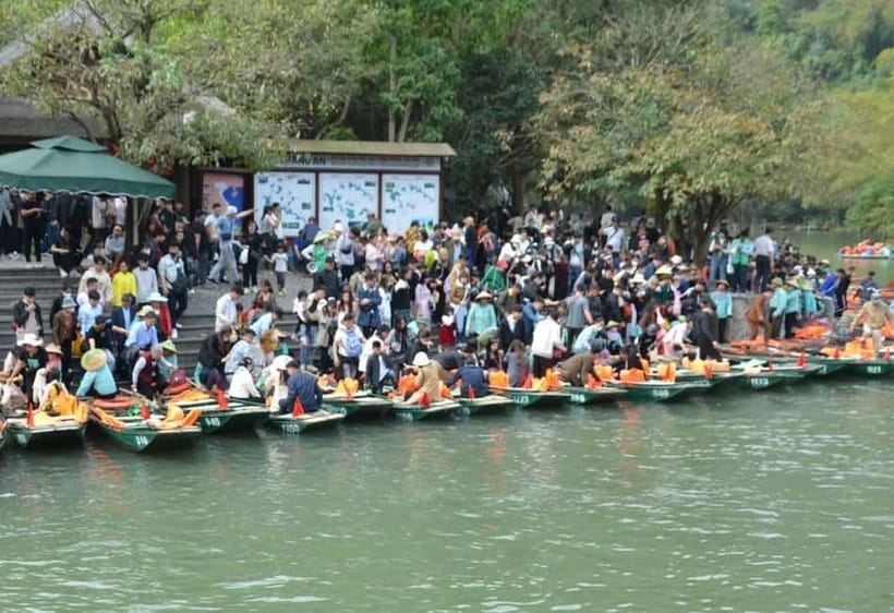 Ninh Binh: Mua Cave Hike, Trang An Boat & Village Bike Tour - Garden café coffee and optional bamboo weaving